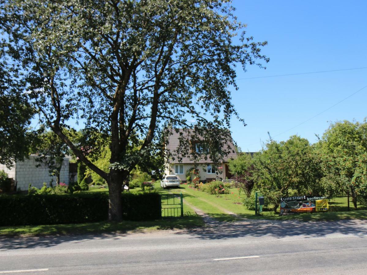 Cozy Summer House With Free Parking Near City Center & Beach Kuressaare Exterior foto